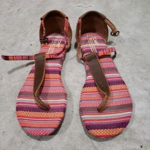 Tom's Playa Thong Sandals